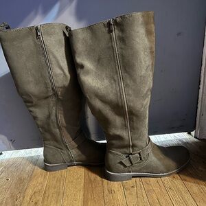 Cute women’s boots